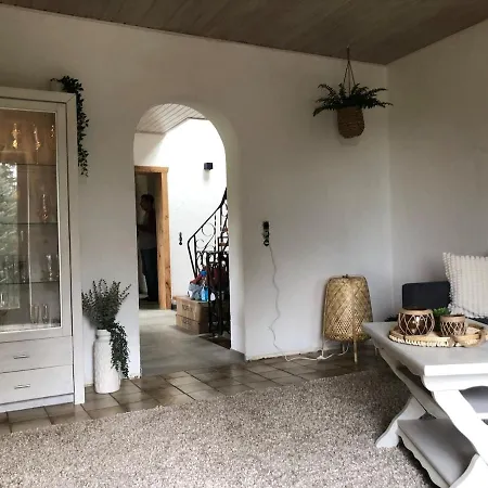 Holiday home Rheingaulodge -ihre Auszeit Am Rheinsteig