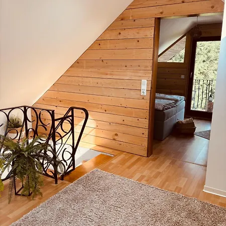 Rheingaulodge -ihre Auszeit Am Rheinsteig * Oestrich-Winkel