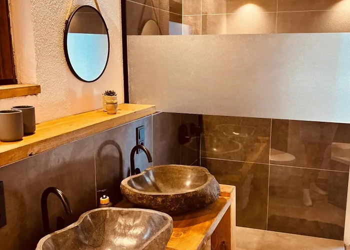 Rheingaulodge -ihre Auszeit Am Rheinsteig 度假居 厄斯特里希·温克尔